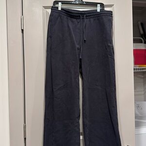 Aritzia Original TNA Sweatpants
